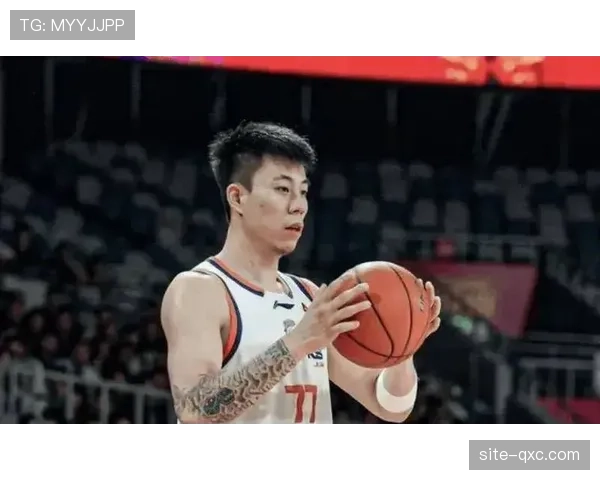 上海张镇麟刘铮车轮缠斗锁死外线核心 锋线防守强度提升